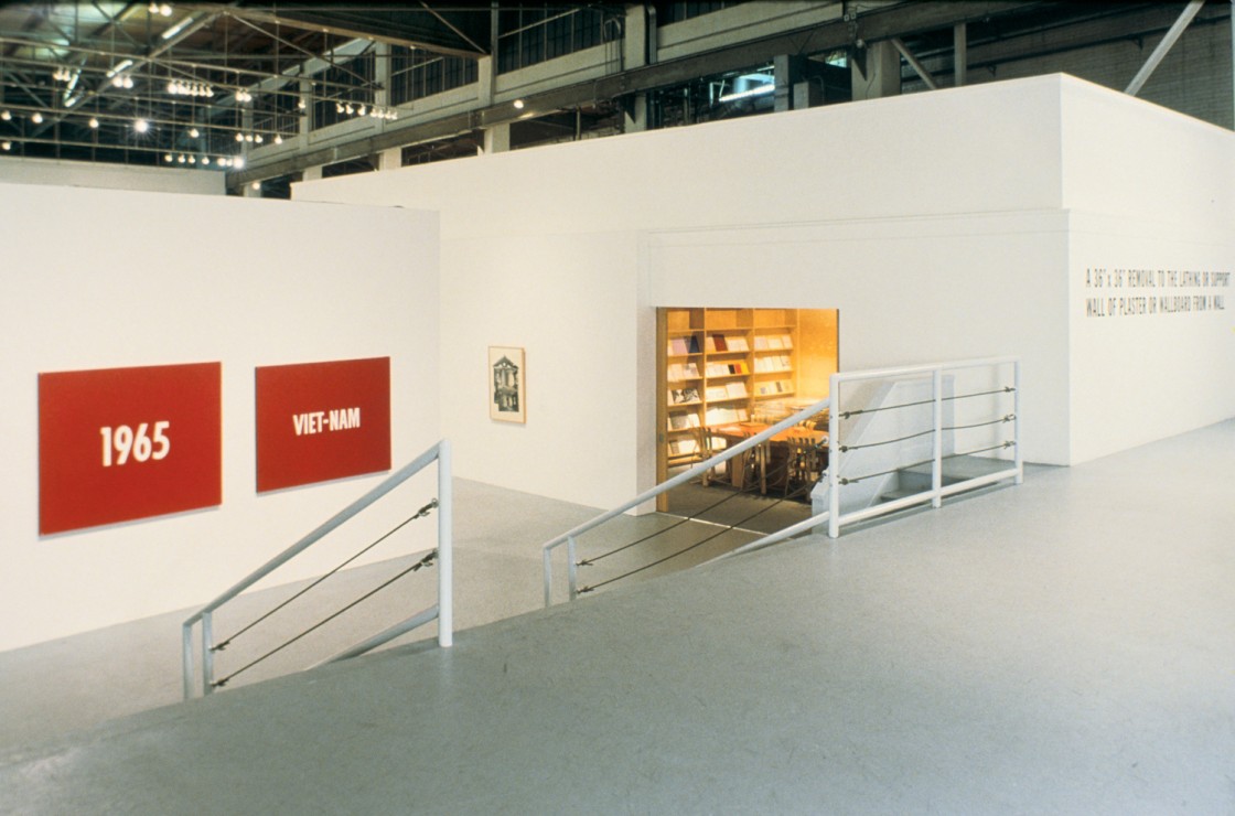 1965-1975: Reconsidering the Object of Art Installation View 01