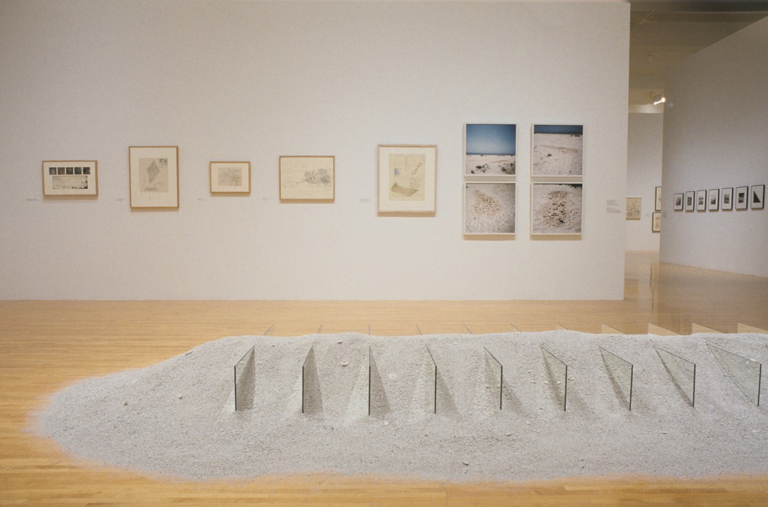 Robert Smithson Installation View 01