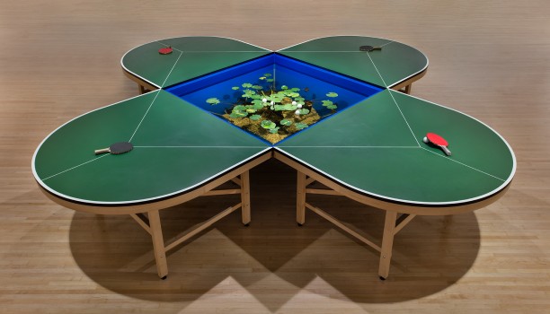 Ping Pond Table (Mesa de ping-pong con estanque)