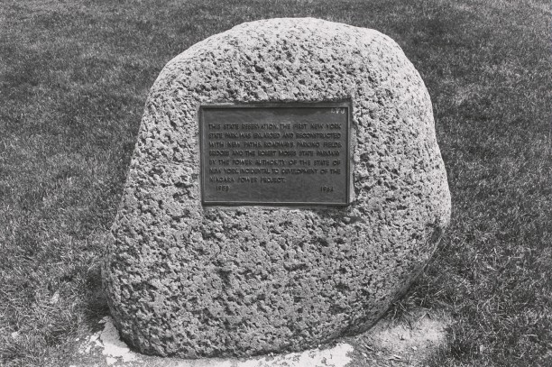 State Reservation Marker. Niagra Falls, New York