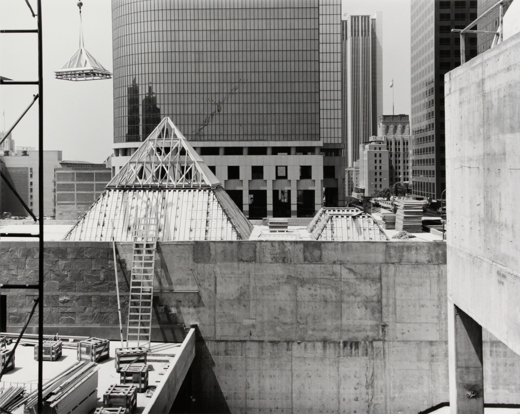 Joe Deal, Lowering Gallery B Pyramids, August 1984–January 1986